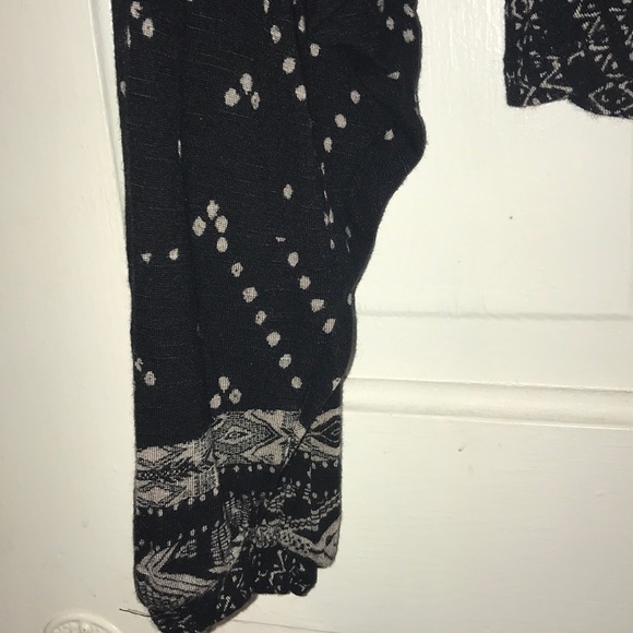 patterned crop top - Picture 3 of 4